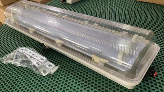 120-140° sudut sinar lampu fluoresen tahan ledakan dengan tingkat perlindungan IP66 WF2 dan CRI tinggi Ra≥70