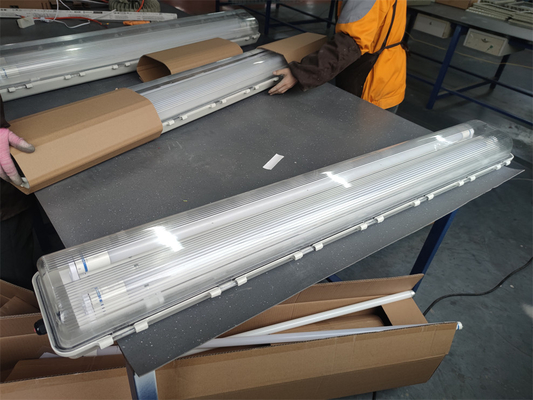 Lampu Fluorescent Tahan Lama Hemat Energi Bersertifikasi ATEX & IECEx | Pencahayaan Linear Industri untuk Lingkungan Gas & Debu yang Mudah Meledak