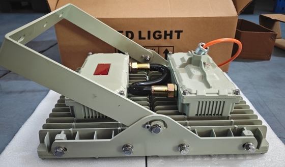 Lampu led tahan led untuk zona minyak dan gas 1 & 2 300W IP66 Lampu industri dipasang di langit-langit untuk penggunaan petrokimia