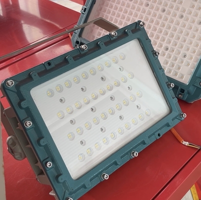 ATEX/IECEx Lampu Led Banjir Blok B   50 W, 150 W & 200 W, IP66 Waterproof untuk Zona 1/2 & Zona 21/22 Area Berbahaya