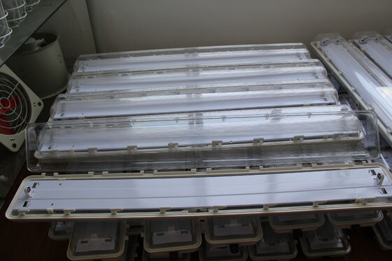 BYS IP66 2*18W Lampu Linier Industri Perlengkapan Pencahayaan Linier LED Tahan Ledakan Lampu Neon Atex