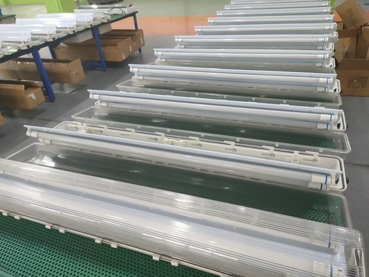 Bahan ATEX GRP G 3/4 &quot;Lampu Fluoresen Buktinya Led Lampu Buktinya Led IP66 untuk Area Berbahaya