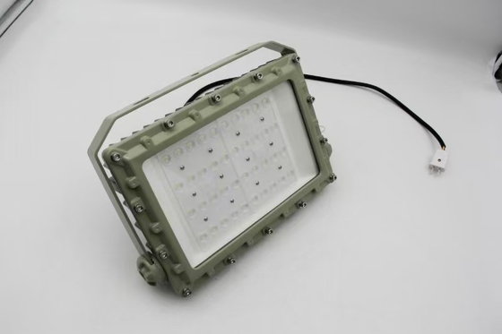AC100-277V tegangan 50w dan tingkat perlindungan IP66 led lampu banjir tahan led untuk gas bumi dan daerah industri