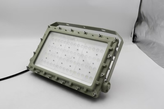 AC100-277V tegangan 50w dan tingkat perlindungan IP66 led lampu banjir tahan led untuk gas bumi dan daerah industri