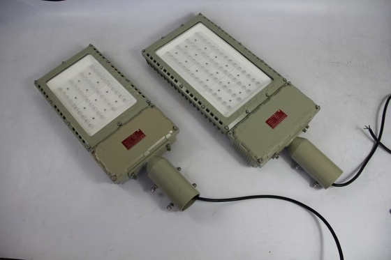 100W 130lm/W Ledakan Proof Flood Lampu luar tahan air kekakuan tinggi operasi skala besar pekerjaan pencahayaan