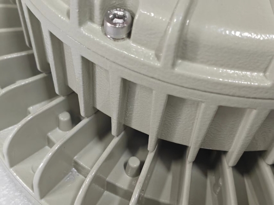 Die Casting Aluminium LED Bay Lampu dengan Bracket Mount 50000hrs Umur