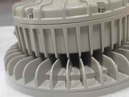 Die Casting Aluminium LED Bay Lampu dengan Bracket Mount 50000hrs Umur
