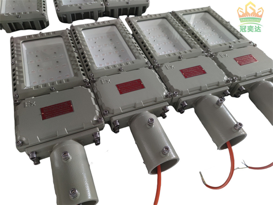 130lm/w Efisiensi ATEX Flameproof LED Floodlight 5000K-5700K