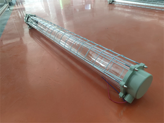 ATEX Ex proof LED Linear Light Fixture 100lm/w IP66 Untuk Lingkungan Basah tahan korosi