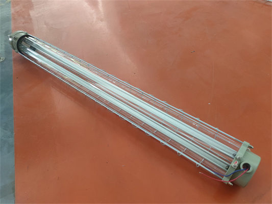 ATEX Ex proof LED Linear Light Fixture 100lm/w IP66 Untuk Lingkungan Basah tahan korosi