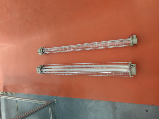 Ledakan Proof Lampu industri linier Pencahayaan dengan kaca yang keras untuk lingkungan gas kilang 40W