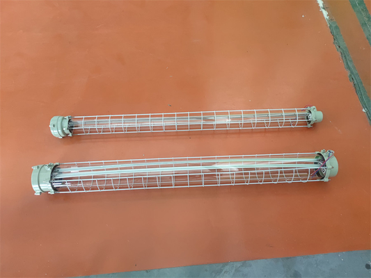 Ledakan Proof Lampu industri linier Pencahayaan dengan kaca yang keras untuk lingkungan gas kilang 40W