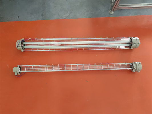 Ledakan Proof Lampu industri linier Pencahayaan dengan kaca yang keras untuk lingkungan gas kilang 40W