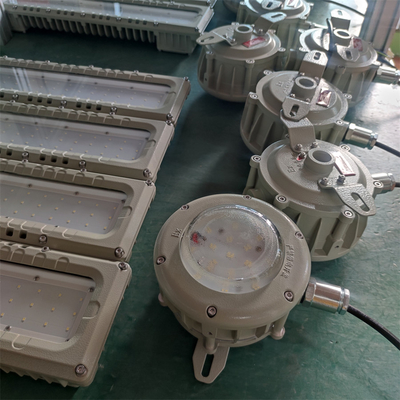 Lampu linear yang tahan panas ATEX IEC IP66 WF2 dengan lampu LED industri Lampu Laut 90-295V 100Watt