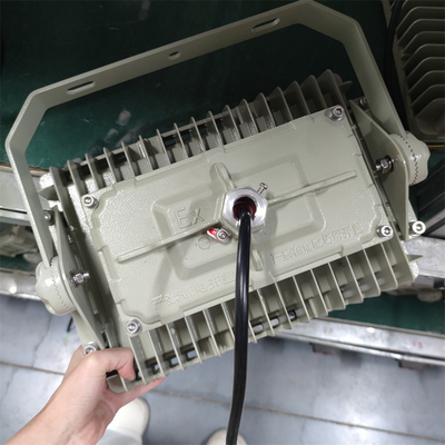 Onshore Offshore Flameproof LED Floodlight Disesuaikan Serbaguna