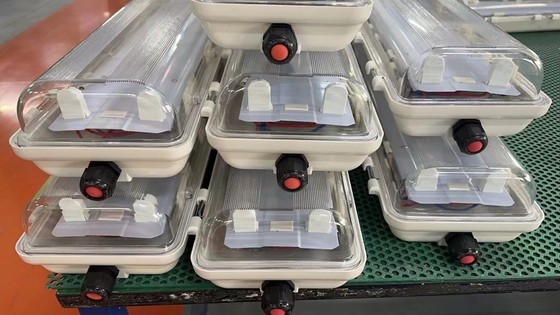 Langit-langit/Tembok Gunung 54W Exproof Lampu Fluoresen dengan IP66 Perlindungan dan 120-140° sudut sinar