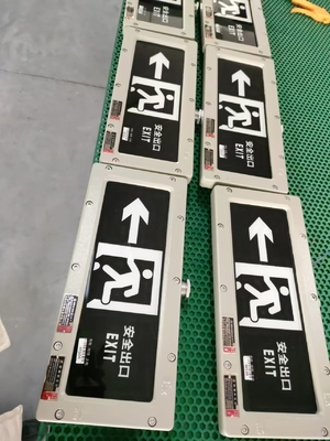 4500-6500K Lampu Emergency Flameproof Exit 2*3Watt 220VAC 24/36VDC Dipasang di dinding/atap