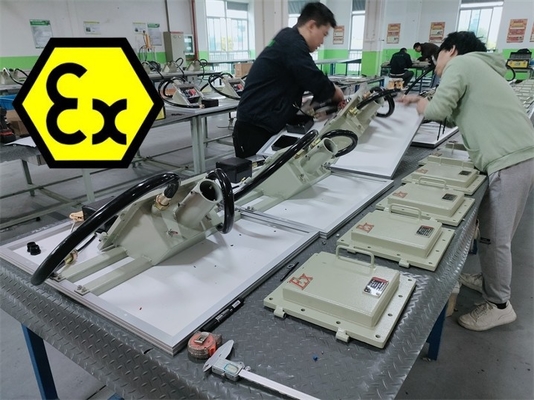 Lampu jalan surya tahan ledakan Atex IECEx Disetujui WF2 IP66 100 Watt 140lm