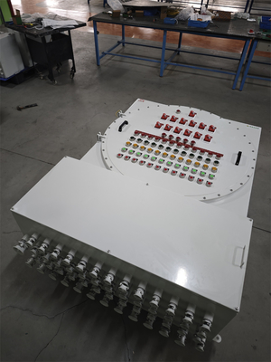 ATEX 380V Flameproof Control Panels Industrial Power Distribution Panel Aluminium Material anti korosi IP66 untuk Zona Berbahaya1 2 21 22 Nominasi arus ≤ 250A