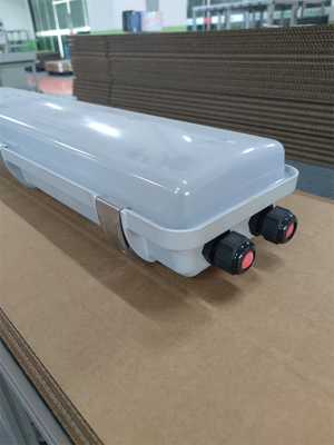 2*18w/2*36w Lampu Fluoresen Buktinya Ledakan IP66 WF2 Tingkat Perlindungan Tinggi CRI Ra≥70