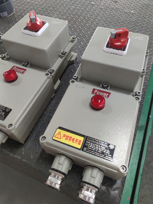 Kotak Lisolator Anti Ledakan ATEX IP66 Anti korosi Aluminium Kelas Aerospace Untuk Pemasangan Dinding Ex D E Untuk GAS MARINE Lingkungan Petrokimia
