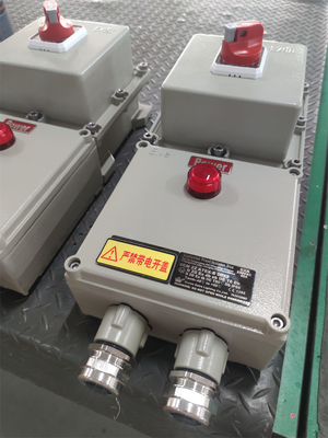 Kotak Lisolator Anti Ledakan ATEX IP66 Anti korosi Aluminium Kelas Aerospace Untuk Pemasangan Dinding Ex D E Untuk GAS MARINE Lingkungan Petrokimia