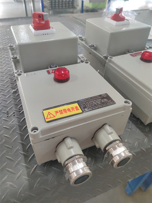 Kotak Lisolator Anti Ledakan ATEX IP66 Anti korosi Aluminium Kelas Aerospace Untuk Pemasangan Dinding Ex D E Untuk GAS MARINE Lingkungan Petrokimia