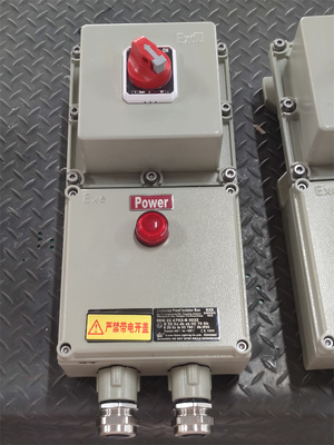 Kotak Lisolator Anti Ledakan ATEX IP66 Anti korosi Aluminium Kelas Aerospace Untuk Pemasangan Dinding Ex D E Untuk GAS MARINE Lingkungan Petrokimia