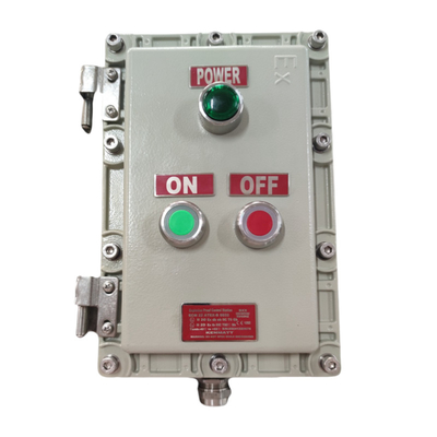 10mm tebal Proof Ledakan tahan api Control Sation Box IP66 Anti Korosi Disesuaikan Kabel Masuk Keandalan Tinggi Untuk Bandara Gas Staion ZONE1