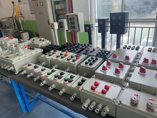 Panel kontrol aluminium tahan ledakan IP66 Listrik nominal ≤225A dengan sertifikasi ATEX