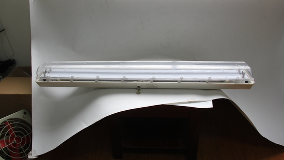 Lampu Linear LED Tahan Ledakan Bersertifikasi ATEX IECEx CNEX untuk Zona Berbahaya 1 & Zona 2 – Pencahayaan Industri Tahan Air Hemat Energi untuk Lingkungan Minyak Gas Kimia