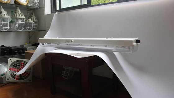 Lampu Linear Anti Ledakan Seri BYS dengan Sertifikasi Ganda – Perlengkapan LED Area Berbahaya yang Disetujui ATEX/IECEx/CNEX, Berperingkat IP66, Garansi 5 Tahun, Watt dan Ukuran yang Dapat Disesuaikan