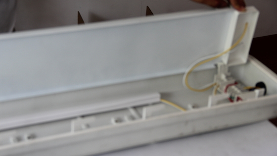 Daya tahan ATEX/IECEx/CNEX Lampu LED Linier Buktinya Led Lampu Industri Kelas IP66 Lampu untuk Daerah Berbahaya Minyak & Gas Pabrik Kimia Pertambangan Fasilitas Laut Desain hemat energi mengurangi