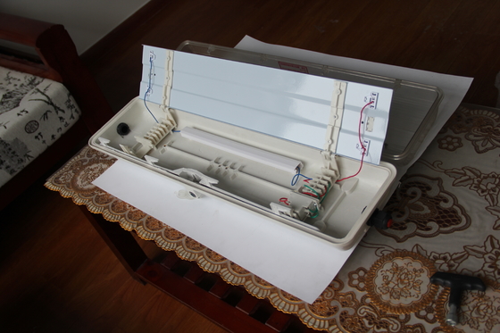 Daya tahan ATEX/IECEx/CNEX Lampu LED Linier Buktinya Led Lampu Industri Kelas IP66 Lampu untuk Daerah Berbahaya Minyak & Gas Pabrik Kimia Pertambangan Fasilitas Laut Desain hemat energi mengurangi