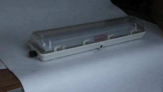Lampu LED Linear Tahan Lama 0.6m/1.2m ATEX/IECEx/CNEX Tahan Ledakan Tingkat Industri IP66 untuk Area Berbahaya Pabrik Minyak & Gas Kimia Pertambangan Fasilitas Kelautan Desain hemat energi mengurangi