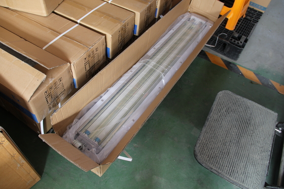 Daya tahan ATEX/IECEx/CNEX Lampu LED Linier Buktinya Led Lampu Industri Kelas IP66 Lampu untuk Daerah Berbahaya Minyak & Gas Pabrik Kimia Pertambangan Fasilitas Laut Desain hemat energi mengurangi