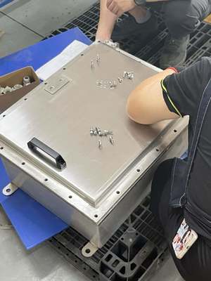 Kotak Sambungan Tahan Ledakan yang Dipasang di Dinding Melindungi Peralatan Listrik Anda dengan Mudah