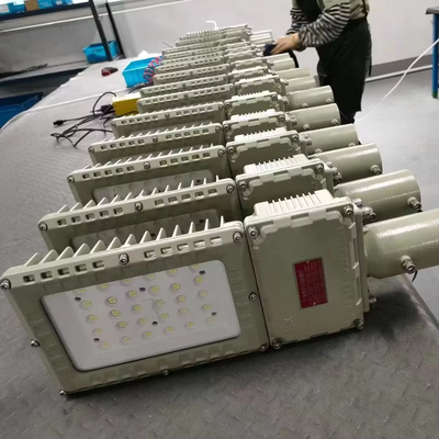 Lampu jalan LED tahan led untuk lokasi berbahaya   50W / 150W / 200W Lampu industri tahan air