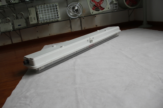ATEX/IECEx/CNEX Disetujui Area Berbahaya Lampu LED, IP66 Rating, Garansi 5 Tahun, Daya Wattage dan Ukuran Disesuaikan Daya tahan BYS Seri Led Lampu Linier Proof Led dengan Sertifikasi Tiga