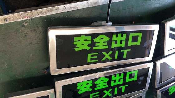 Lampu Darurat Keluar Darurat Egres Tahan Ledakan Aluminium Kekuatan Tinggi 50000 Jam Umur Panjang dengan Baterai Isi Ulang