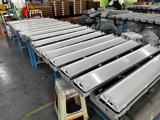Pabrik Langsung ATEX IP66 2*16W 2*22W LED Proof Explosion Tube Linear Light Harga