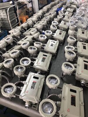 Pencahayaan LED Berkualitas Tinggi ATEX IP66 Lampu Darurat Isi Ulang Lampu Kepala Ganda Lampu Keluar Zona Berbahaya 1 dan 2