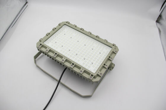 Jaminan 5 tahun Lampu Industri Efisiensi Energi Tinggi Ip66 140lm/W Lampu Led Buktinya Led Floodlight