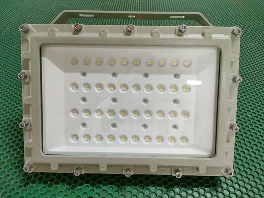 5 tahun garansi penuh area risiko LED lampu banjir industri IP66 50-240W 140lm/W ATEX IECEx divalidasi Zona 1 & 2