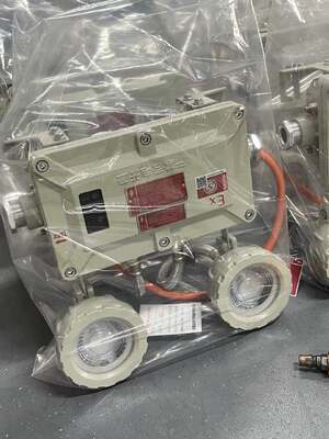 Lampu Darurat Tahan Api 180 menit Twin Spot untuk Lokasi Berbahaya Zona 1/21 dengan Sertifikasi ATEX