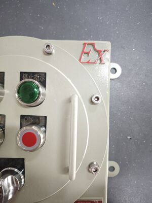 220V/380V Papan kontrol tahan api paduan aluminium listrik/baja karbon Kabinet panel pemutus tahan ledakan untuk Zona 1 / Zona 21