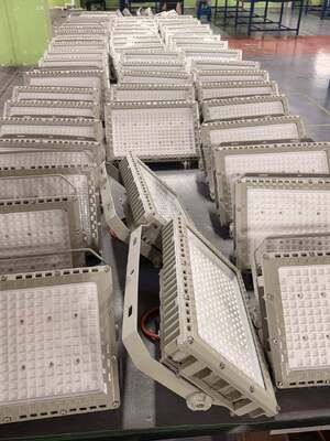 Lampu sorot LED tahan ledakan ATEX/IECEx untuk kapal tanker minyak laut