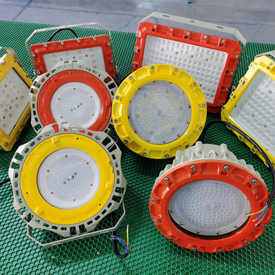 Lampu High Bay LED IP66 Luar Ruangan Bersertifikasi Tahan Ledakan untuk Area Kerja Berbahaya Tambang Batubara Gas Alam Minyak Hemat Energi Tahan Lama