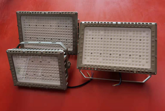 135lm/w Flame Proof Flood Light Gudang Stasiun Gas Pembangkit Kimia Ip66 50-240W
