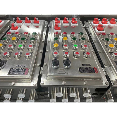 Panel kontrol tahan api luar dengan permukaan berlapis bubuk 2mm Akhir ≤225A Tegangan Disesuaikan